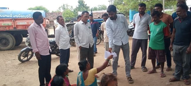 హోసింగ్ ఏ ఈ సాయి కుమార్ హామీతో,,ఇందిరమ్మ ఇండ్ల బాధితులు ఆందోళన, నిరసన విరమణ
