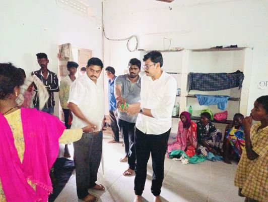 తుఫాన్ బాధితులకు అండగా మండలి వెంకట్రామ్