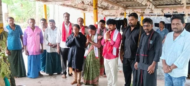 కత్తెర గుర్తుతో కొరివి శ్రీకాంత్ ప్రచారం ప్రారంభం  ముత్యాలమ్మ తల్లి ఆలయంలో ప్రత్యేక పూజలు నిర్వహించి ఎన్నికల ప్రచారానికి శ్రీకారం