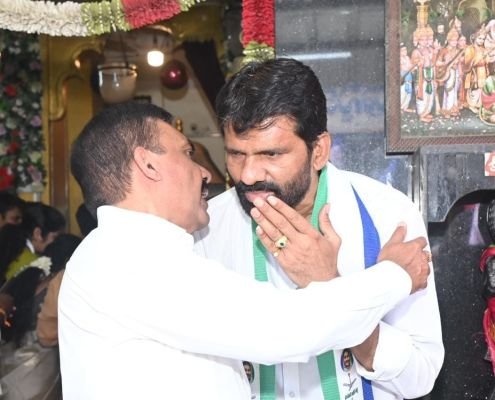 స్థానిక సంస్థల ఎన్నికల్లో టీడీపీకి వైసీపీ నేతల సవాల్