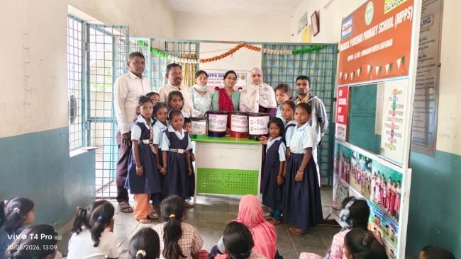 ఈ-వేస్ట్ నిర్వహణపై విద్యార్థులకు అవగాహన - నాలుగు రంగుల వ్యర్థాల సేకరణ డబ్బాల ఏర్పాటు