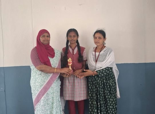 క్రీడల్లోనూ మందమర్రి మోడల్ స్కూల్ విద్యార్థిని సత్తా - రాష్ట్రస్థాయి ఫుట్‌బాల్ పోటీలకు జీ. అనూ అర్హత