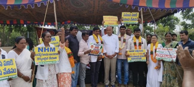 ఎన్ హెచ్ ఎం  ఉద్యోగుల డిమాండ్లు పరిష్కరించాలి -మాజీ ఎమ్మెల్యే బీరం హర్షవర్ధన్‌రెడ్డి