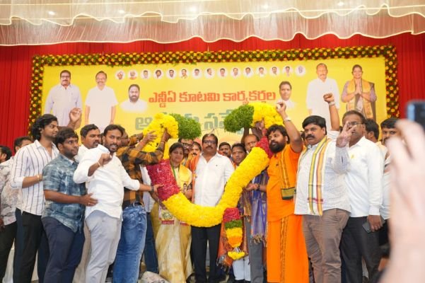 ఒంగోలు నగర మేయర్ గా శ్రీమతి నల్లమల్లి శ్రీ శిల్ప ను అత్యధిక మెజారిటీతో గెలిపించాలి