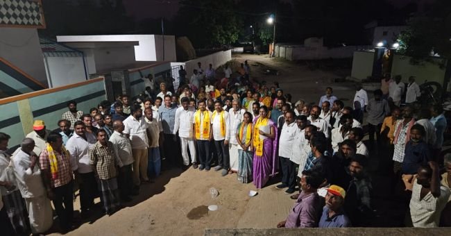 బోయిల్ల చిరువెళ్లలో టీడీపీ అభ్యర్థుల ఇంటింటి ప్రచారం