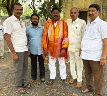 మైదుకూరు టిడిపి  మున్సిపల్  చైర్మన్‌గా ఏకగ్రీవంగా ఎన్నికైన ధన్‌పాల్ జగన్‌కు ఘన సన్మానం.