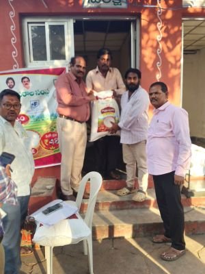 *జిల్లాలోని రైతు బజార్లలో బియ్యం విక్రయాలు – జాయింట్ కలెక్టర్ మొగిలి వెంకటేశ్వర్లు