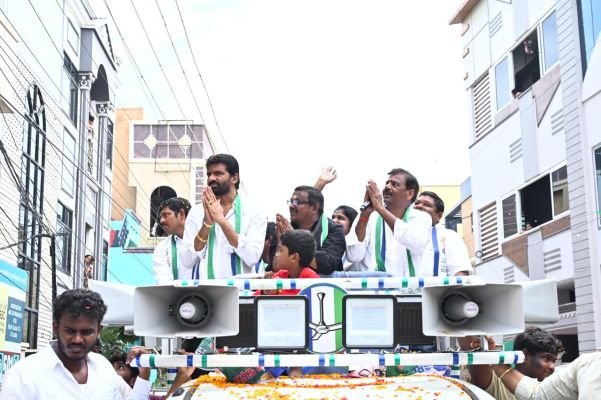 17వ డివిజన్ లో వైయస్సార్ కాంగ్రెస్ పార్టీ ఎన్నికల ప్రచారం