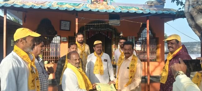 బయ్యప్పగారిపల్లిలో ఎన్నికల సందడి.. ప్రజల్లోకి ఎంపీటీసీ అభ్యర్థి