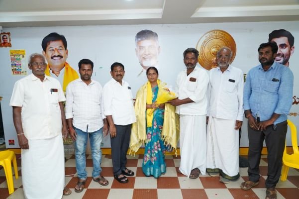 ప్రజా సేవే ప్రధమ కర్తవ్యంగా.. గ్రామాల అభివృద్ధికి పాటుపడాలి