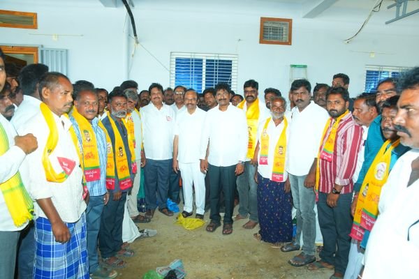 టీడీపీలోకి నాగిరెడ్డిపల్లె గ్రామ నాయకులు
