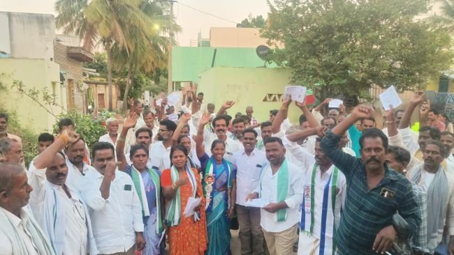 లక్ష్మమ్మ ఫ్యాన్ గుర్తుకే ఓటు