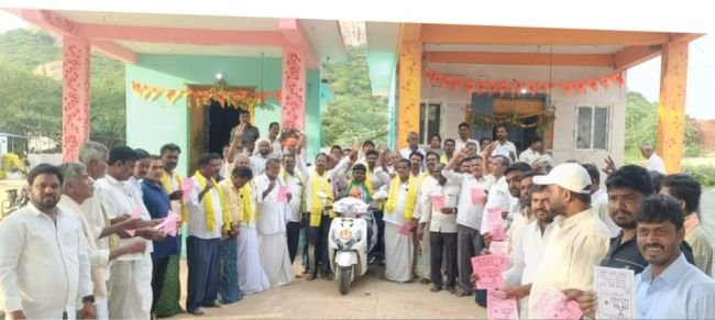 *ఓట్లతో ఆదరించండి,* *అభివృద్ధిలో సహకరిస్తా* బీజేపీనేత వెంకటేశ్