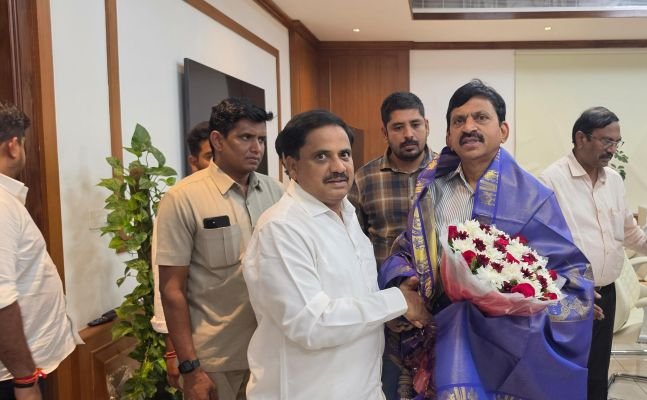 మంత్రి పొంగులేటి శ్రీనివాస్ రెడ్డికి జన్మదిన శుభాకాంక్షలు తెలిపిన ఎమ్మెల్యే కసిరెడ్డి