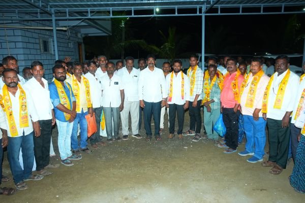 ఎమ్మెల్యే ముత్తుముల అశోక్ రెడ్డి సమక్షంలో వైసీపీని వీడి టీడీపీలో 40 కుటుంబాలు చేరిక