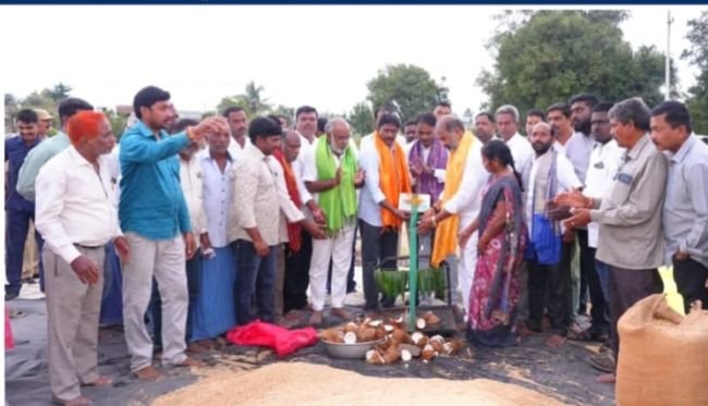 రైతులను రారాజులుగా చేయడమే ప్రభుత్వ ధ్యేయం: ప్రభుత్వ విప్ ఆది శ్రీనివాస్