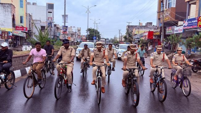 పోలీసు అమరవీరుల త్యాగం చిరస్మరణీయం-సీఐ పవన్ కుమార్