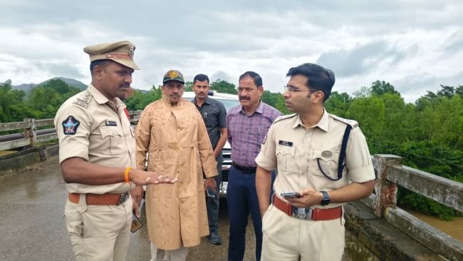 వరద ఉధృతిపై ఎస్పీ తుహిన్ సిన్హా క్షేత్రస్థాయి పర్యటన!