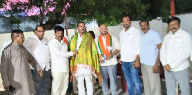 పట్టభద్రుల ఎమ్మెల్సీ ఎన్నికల్లో బీజేపీ అభ్యర్థిని గెలిపించాలి  *బీజేపీ నేతలు అంజిరెడ్డి,వర్షిత్ రెడ్డి