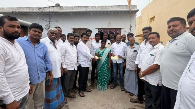 మల్లారెడ్డిగూడెం గ్రామానికి చెందిన కొండూరి నవీన్‌ బస్సు ప్రమాదంలో మృతి