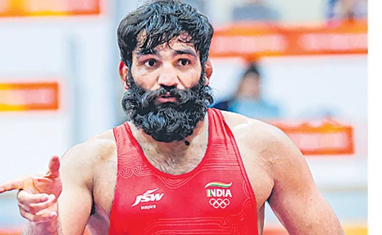 ప్రపంచ కుస్తీ ఛాంపియన్‌షిప్‌లో తీవ్ర నిరాశ.. పతకం లేకుండానే వెనుదిరిగిన భారత రెజ్లర్లు!