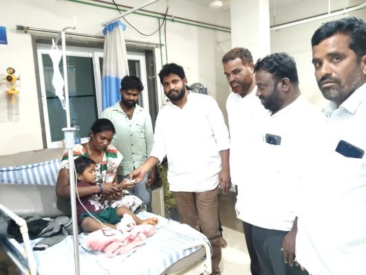 సుందరి అనిల్ ఔదార్యం.. ఆపరేషన్‌ ఖర్చులకు రూ.15 వేల ఆర్థిక సాయం
