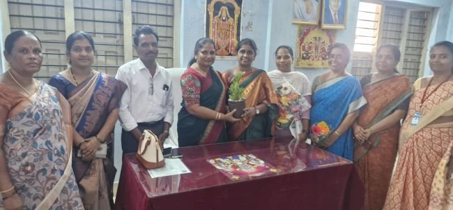 నూతన డీవైఈఓగా పద్మావతి బాధ్యతలు స్వీకరణ : శుభాకాంక్షలు తెలిపిన ఫోర్డ్ సంస్థ డైరెక్టర్ జల్లా లలితమ్మ