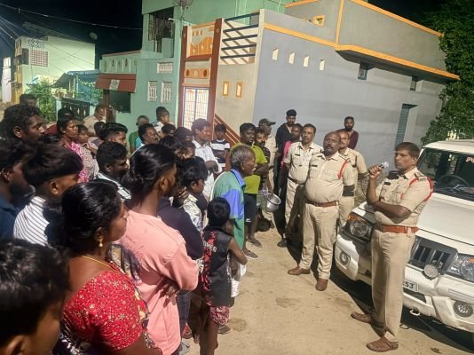 స్థానిక ఎన్నికల నేపథ్యంలో జిల్లా వ్యాప్తంగా ఫ్లాగ్ మార్చ్ లు - ప్రజలతో పోలీసుల ముఖాముఖి - ఎన్నికల హింసకు పాల్పడితే కఠిన చర్యలు తప్పవు - ఎస్పీ తుషార్ డూడి హెచ్చరిక
