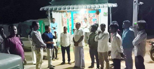 చిరుత సంచారంతో గ్రామస్తులను అప్రమత్తం చేస్తున్న అటవి శాఖ అధికారులు.