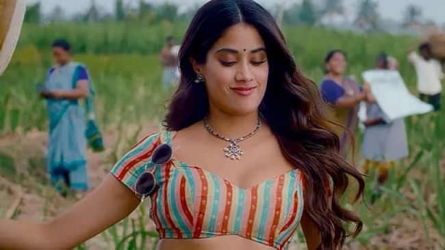 పెద్ది’ సినిమాలో ఆ సీన్ల పట్ల మరింత జాగ్రత్తగా ఉండాల్సింది.. జానవి కపూర్ సంచలన వ్యాఖ్యలు!
