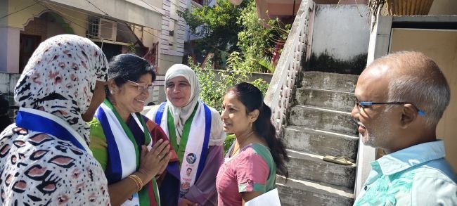జగ్గయ్యపేట 26వ వార్డులో వైఎస్ఆర్ కాంగ్రెస్ పార్టీ ముమ్మర ప్రచారం