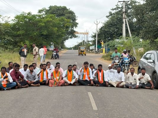 రైతుల కన్నీళ్లు కనిపించడం లేదా?
