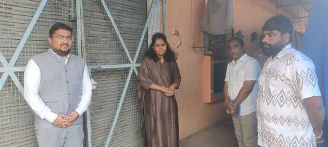 ఈవీఎం గో డాన్స్ పరిశీలించిన జిల్లా కలెక్టర్ కీర్తి చేకూరి
