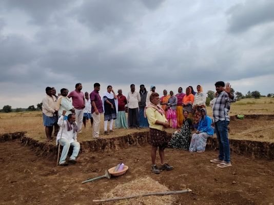 వీబీజీ రామ్‌జీ పనులను పరిశీలించిన ఎంపీడీవో