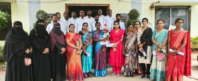 మెట్పల్లి మున్సిపల్ ఛైర్మెన్ వైఖరిని నిరసిస్తూ కౌన్సిలర్ల వాకౌట్