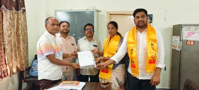 కంబాలపల్లి ఎంపీటీసీగా తిక్కమ్మనేని మంజుల ఏకగ్రీవం