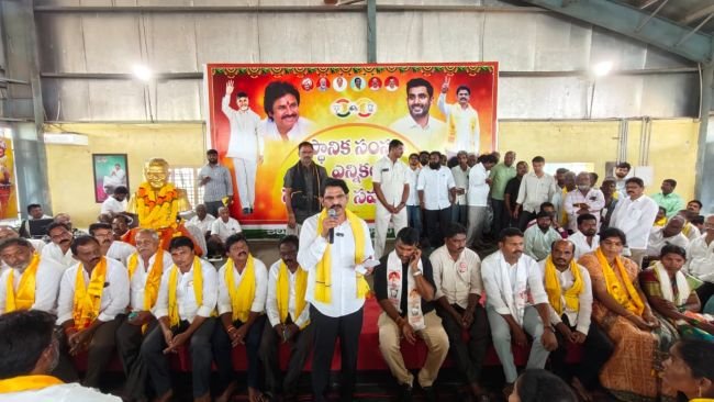 కూటమి అభ్యర్థులు విజయకేతనం ఎగురవేయాలి : ఎమ్మెల్యే ఏలూరి