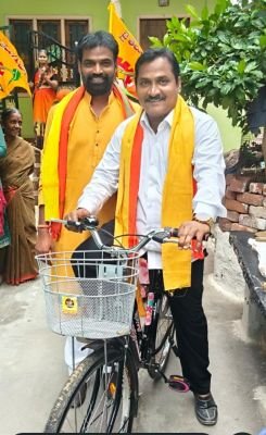 సైకిల్‌పై అభ్యర్థి సందడి..  19వ డివిజన్‌లో షేక్ అహ్మద్ ప్రచార హోరు..   అభ్యర్థి గెలుపే లక్ష్యంగా బెస్త ఆంజనేయులు వ్యూహాత్మక కృషి..   అనురాధ ఆధ్వర్యంలో ఇంటింటా ప్రచారం..