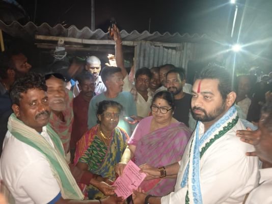జోరువానలోనూ వైఎస్సార్‌సీపీ ప్రచార జోరు