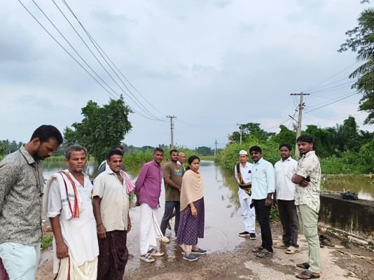 ముంపు ప్రాంతాలను పరిశీలించిన ఆర్డిఓ సుధారాణి