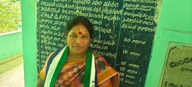 తల్లి వైసిపి కూతురు టిడిపి కోటసిర్లం ఎంపీటీసీ అసత్యకర పోరు
