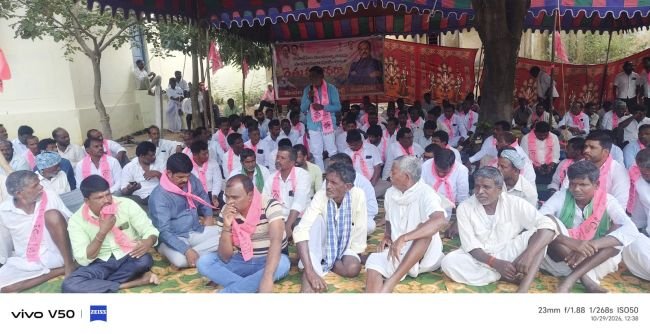 నవాబుపేటను కరువు మండలంగా ప్రకటించాలి