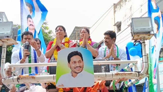 *49వ వార్డు కార్పొరేటర్ అభ్యర్ధి బొడ్డేటి మాధవి కిరణ్ కుమార్ ని అత్యధిక మెజారిటీ తో గెలిపించండి