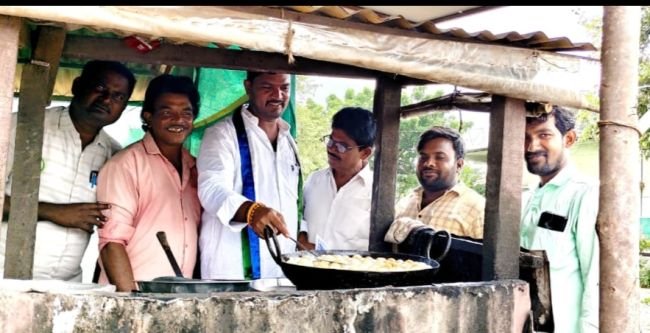 జోరుగా గడప గడపకు వైసిపి అభ్యర్థులు ప్రచారం