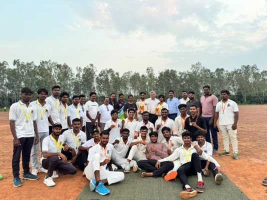 విఎస్‌యూ కావలి జోన్ క్రికెట్ విజేత ‘జవహర్ భారతి’