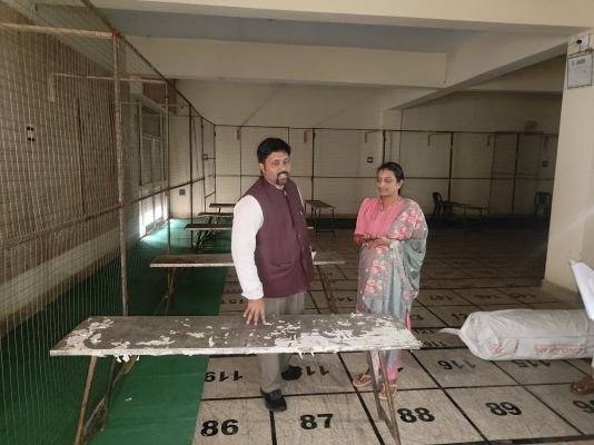 కౌంటింగ్ సెంటర్ ను పరిశీలించిన అబ్జర్వర్ తేజ్ పాల్