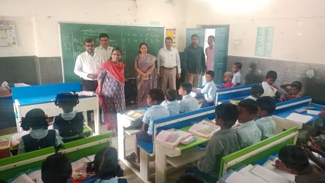 గ్రామాల్లో శిక్షణ డిప్యూటీ కలెక్టర్ పరిశీలన