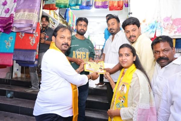 తిరుపతి 23వ డివిజన్ కార్పొరేటర్ గా అమృతలక్ష్మినీ భారీ మెజారిటీతో గెలిపించాలి................తుడా చైర్మన్ డాలర్స్ దివాకర్ రెడ్డి