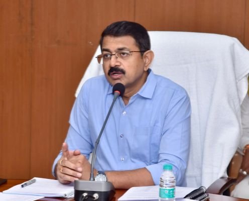 *​ఉద్యోగులు పోస్టల్ బ్యాలెట్ ఓటు హక్కును వినియోగించుకోవాలి