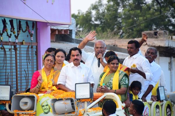 సంక్షేమం, అభివృద్ధికి సమ ప్రాధాన్యం ఇస్తున్న కూటమి ప్రభుత్వం. ఎమ్మెల్యే అమిలినేని.